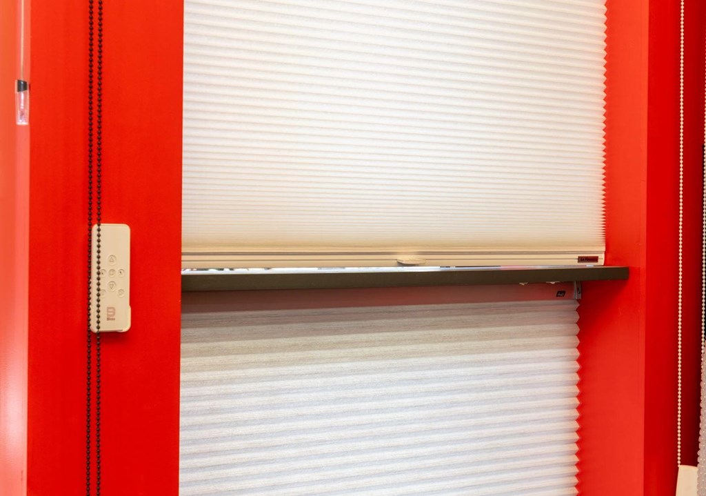 Ahorra en calefacción este invierno: el poder aislante de las cortinas Duette y las persianas de aluminio térmico