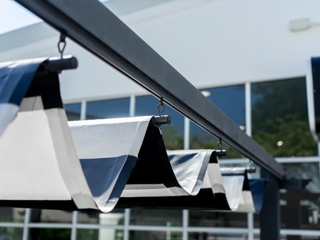 ¿Estás buscando un toldo? ¡Ven a La Finestra!