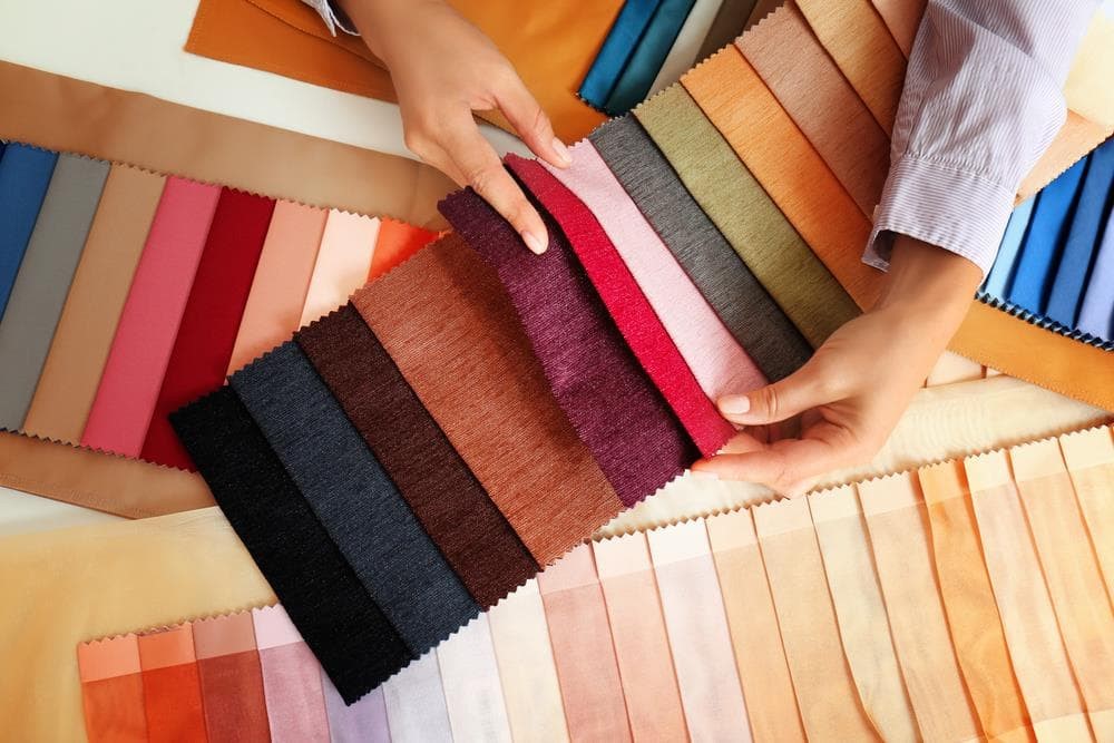 Tendencias actuales en diseño de cortinas: colores, estampados y materiales